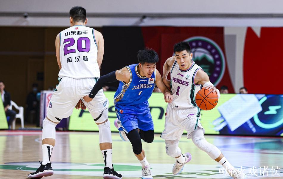 辽宁三将强势爆发!威尔斯王岚嵚统治外线,张陈治锋制霸内线 辽宁三将强势爆发!威尔斯王岚嵚统治外线,张陈治锋制霸内线